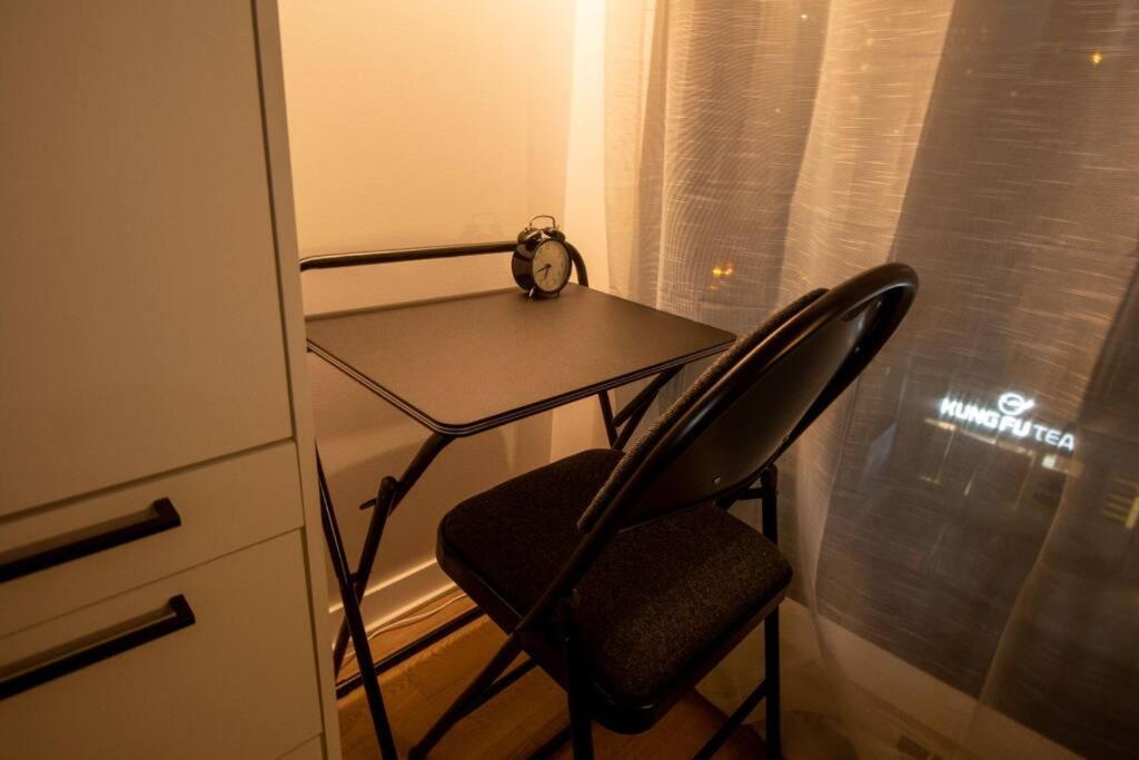 Bel Appartement Au Centre-Ville Montreal Exterior photo
